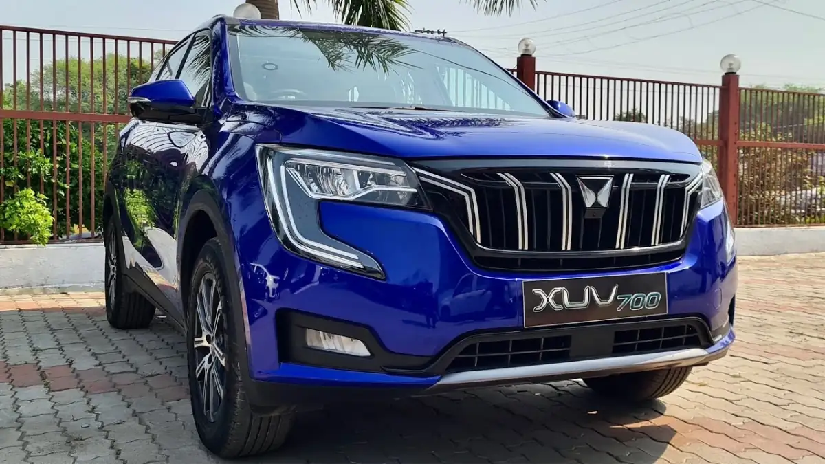 Mahindra XUV700 Car