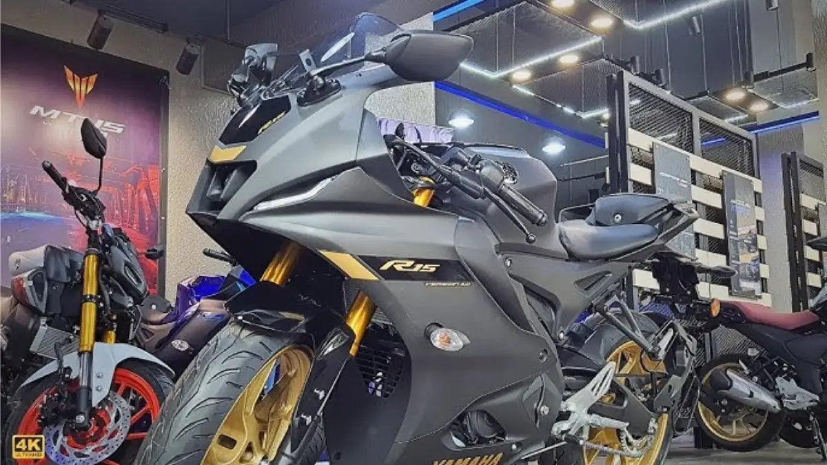 New Yamaha R15 bike